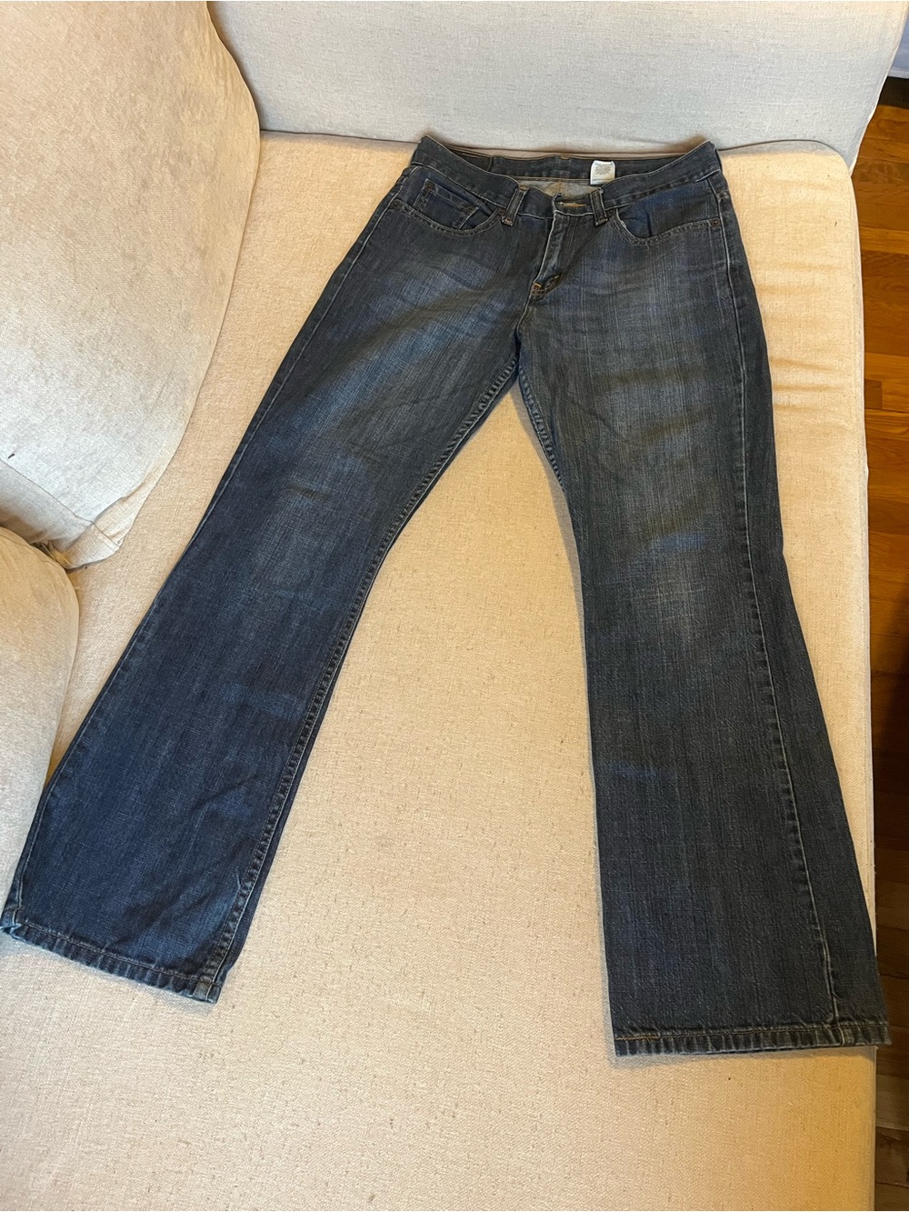 Women’s Levi's 515 Boot-Cut Jeans in Dark Blue Denim Sz 8 / 30” inseam